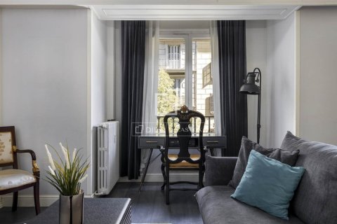 3 bedrooms apartment for sale in Barcelona, Catalonia, Spain № 9100 - photo 4