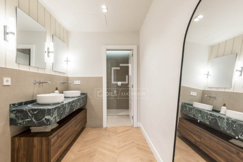 2 bedrooms apartment for sale in Barcelona, Catalonia, Spain № 9117 - photo 19