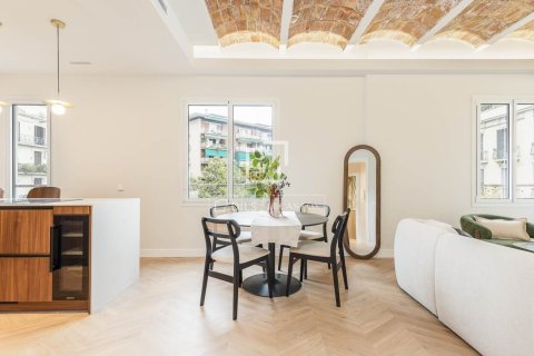 2 bedrooms apartment for sale in Barcelona, Catalonia, Spain № 9117 - photo 2
