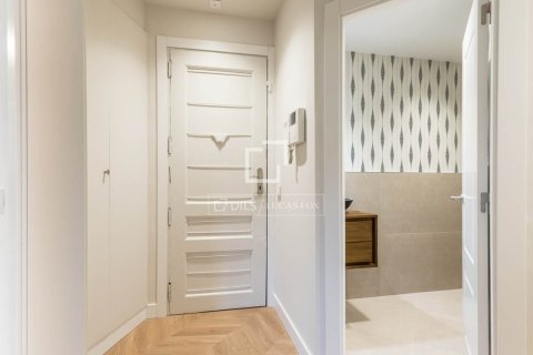 2 bedrooms apartment for sale in Barcelona, Catalonia, Spain № 9117 - photo 6