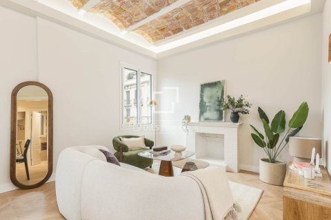 2 bedrooms apartment for sale in Barcelona, Catalonia, Spain № 9117 - photo 5