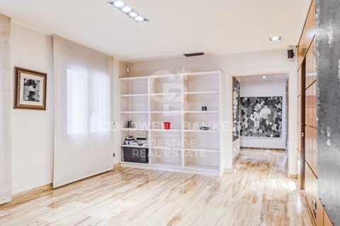 3 bedrooms apartment for sale in Barcelona, Catalonia, Spain № 5803 - photo 23