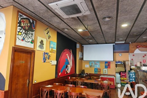 100 sq.m. commercial property for rent in Badalona, Barcelona, Catalonia, Spain № 8418 - photo 3
