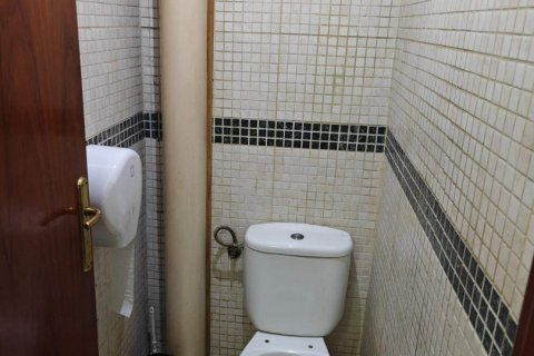 100 sq.m. commercial property for rent in Badalona, Barcelona, Catalonia, Spain № 8418 - photo 8