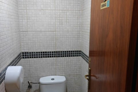 100 sq.m. commercial property for rent in Badalona, Barcelona, Catalonia, Spain № 8418 - photo 7