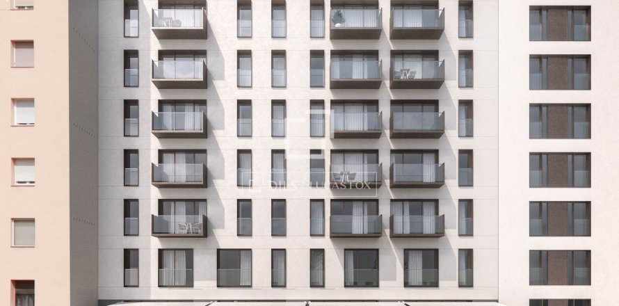 Apartamento de 3 dormitorios en venta en Barcelona, Cataluña, Spain № 8701