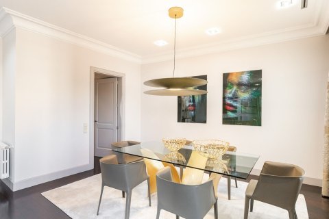 4 bedrooms apartment for rent in Barcelona, Catalonia, Spain № 1558 - photo 3