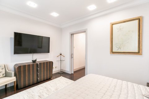 4 bedrooms apartment for rent in Barcelona, Catalonia, Spain № 1558 - photo 8