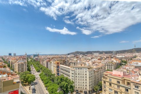 3 bedrooms apartment for sale in Barcelona, Catalonia, Spain № 1417