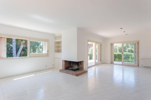 5 bedrooms house for sale in Sant Andreu de Llavaneres, Barcelona, Catalonia, Spain № 1421 - photo 6