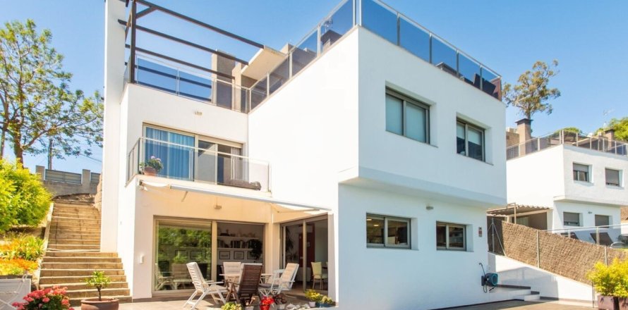 4 bedrooms house for sale in Sant Cebria De Vallalta, Barcelona, Catalonia, Spain № 1420