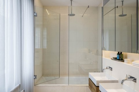 4 bedrooms apartment for rent in Barcelona, Catalonia, Spain № 1549 - photo 12