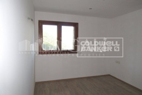 4 bedrooms villa for sale in Principado De Andorra (Ninguna Poblacion Tiene C.P.), Lleida, Catalonia, Spain № 6019 - photo 26