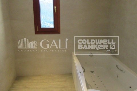 4 bedrooms villa for sale in Principado De Andorra (Ninguna Poblacion Tiene C.P.), Lleida, Catalonia, Spain № 6019 - photo 23