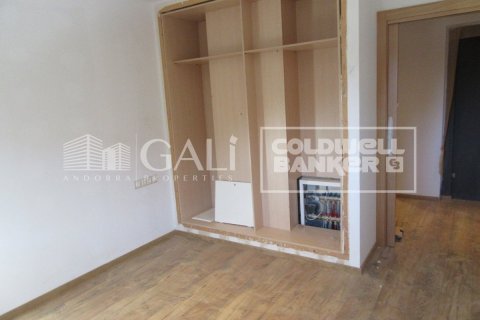 4 bedrooms villa for sale in Principado De Andorra (Ninguna Poblacion Tiene C.P.), Lleida, Catalonia, Spain № 6019 - photo 15