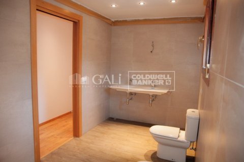 4 bedrooms villa for sale in Principado De Andorra (Ninguna Poblacion Tiene C.P.), Lleida, Catalonia, Spain № 6019 - photo 22