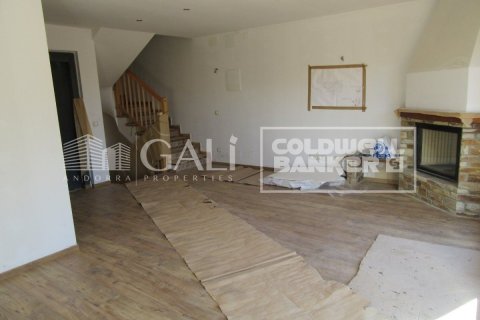 4 bedrooms villa for sale in Principado De Andorra (Ninguna Poblacion Tiene C.P.), Lleida, Catalonia, Spain № 6019 - photo 4
