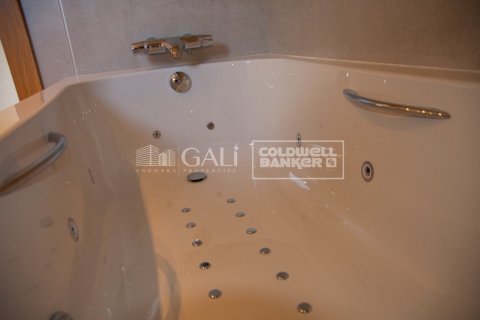 4 bedrooms villa for sale in Principado De Andorra (Ninguna Poblacion Tiene C.P.), Lleida, Catalonia, Spain № 6019 - photo 25