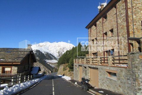 Сasa de 4 dormitorios en venta en Principado De Andorra (Ninguna Poblacion Tiene C.P.), Lérida, Cataluña, Spain № 6020 - foto 2