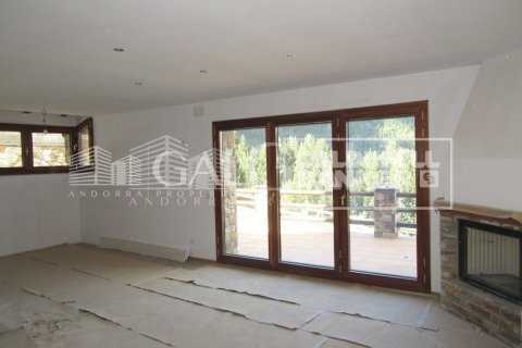 Сasa de 4 dormitorios en venta en Principado De Andorra (Ninguna Poblacion Tiene C.P.), Lérida, Cataluña, Spain № 6020 - foto 17