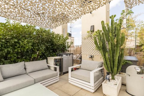 Ático de 2 dormitorios en venta en Barcelona, Cataluña, Spain № 3969 - foto 3