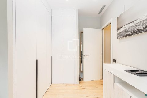 Ático de 2 dormitorios en venta en Barcelona, Cataluña, Spain № 3969 - foto 20