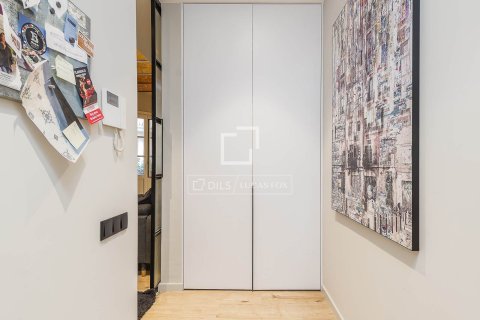 Ático de 2 dormitorios en venta en Barcelona, Cataluña, Spain № 3969 - foto 27