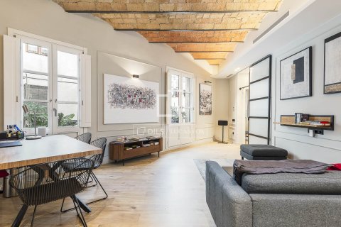 Ático de 2 dormitorios en venta en Barcelona, Cataluña, Spain № 3969 - foto 10