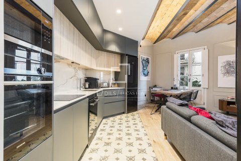 Ático de 2 dormitorios en venta en Barcelona, Cataluña, Spain № 3969 - foto 11