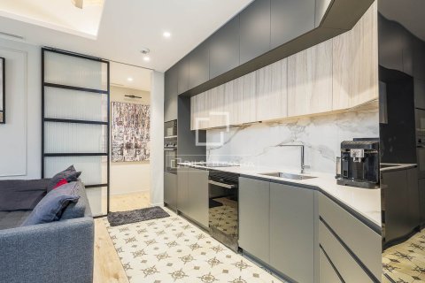 Ático de 2 dormitorios en venta en Barcelona, Cataluña, Spain № 3969 - foto 12