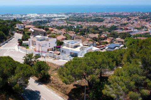 4 bedrooms villa for sale in Vilassar de Dalt, Barcelona, Catalonia, Spain № 3963 - photo 6