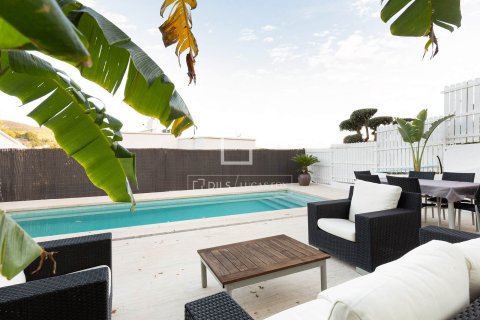 Купить виллу в Кастельдефельс, Испания с 4 спальни, 245м², № 4326 - фото 3