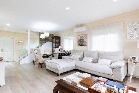 Купить виллу в Кастельдефельс, Испания с 4 спальни, 245м², № 4326 - фото 13