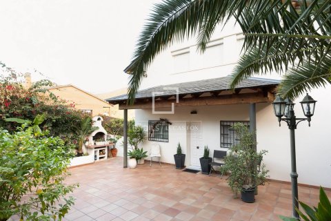 Купить виллу в Кастельдефельс, Испания с 4 спальни, 245м², № 4326 - фото 4