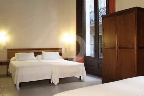 2002 sq.m. hotel for sale in Ciutat Vella, Barcelona, Catalonia, Spain № 4570 - photo 2