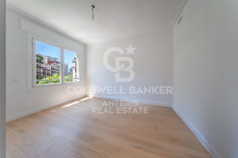 3 bedrooms apartment for sale in Barcelona, Catalonia, Spain № 7841 - photo 6