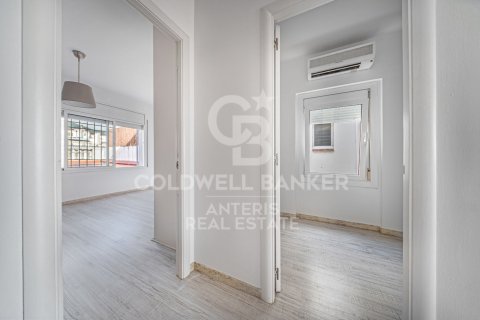 Ático de 2 dormitorios en venta en Barcelona, Cataluña, Spain № 7843 - foto 10