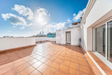 Ático de 2 dormitorios en venta en Barcelona, Cataluña, Spain № 7843 - foto 27