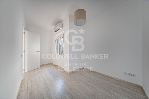 Ático de 2 dormitorios en venta en Barcelona, Cataluña, Spain № 7843 - foto 4