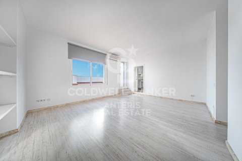 Ático de 2 dormitorios en venta en Barcelona, Cataluña, Spain № 7843 - foto 20