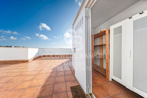 Ático de 2 dormitorios en venta en Barcelona, Cataluña, Spain № 7843 - foto 24