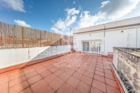 Ático de 2 dormitorios en venta en Barcelona, Cataluña, Spain № 7843 - foto 2