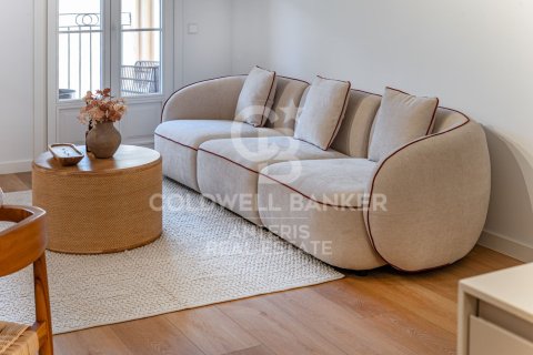 121 sq.m. apartment for sale in Barcelona, Catalonia, Spain № 7838 - photo 26