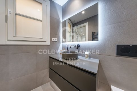 121 sq.m. apartment for sale in Barcelona, Catalonia, Spain № 7838 - photo 8