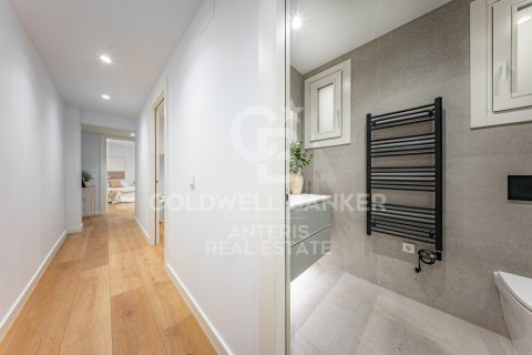 121 sq.m. apartment for sale in Barcelona, Catalonia, Spain № 7838 - photo 6
