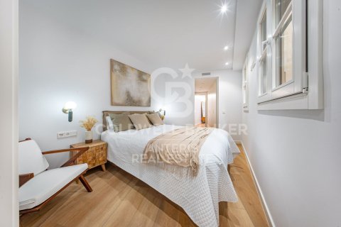 121 sq.m. apartment for sale in Barcelona, Catalonia, Spain № 7838 - photo 13
