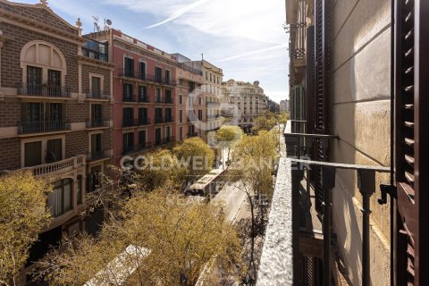 203 sq.m. apartment for sale in Barcelona, Catalonia, Spain № 7844 - photo 5