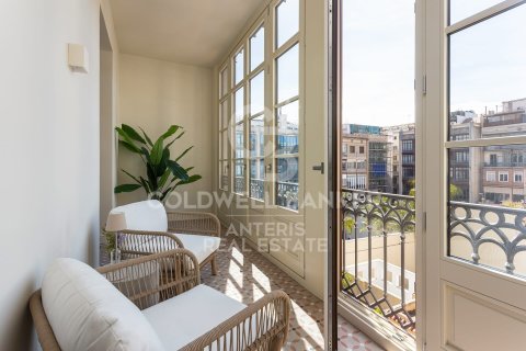 203 sq.m. apartment for sale in Barcelona, Catalonia, Spain № 7844 - photo 9