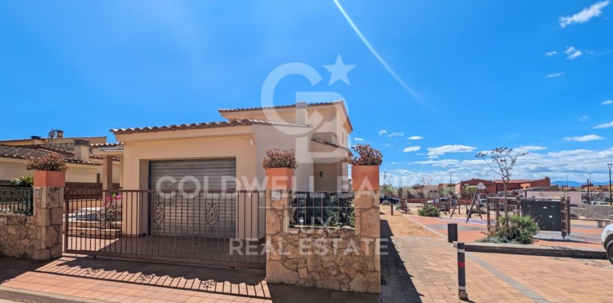 3 bedrooms house for sale in Pau, Girona, Catalonia, Spain № 7840