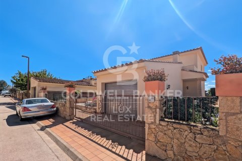 3 bedrooms house for sale in Pau, Girona, Catalonia, Spain № 7840 - photo 18